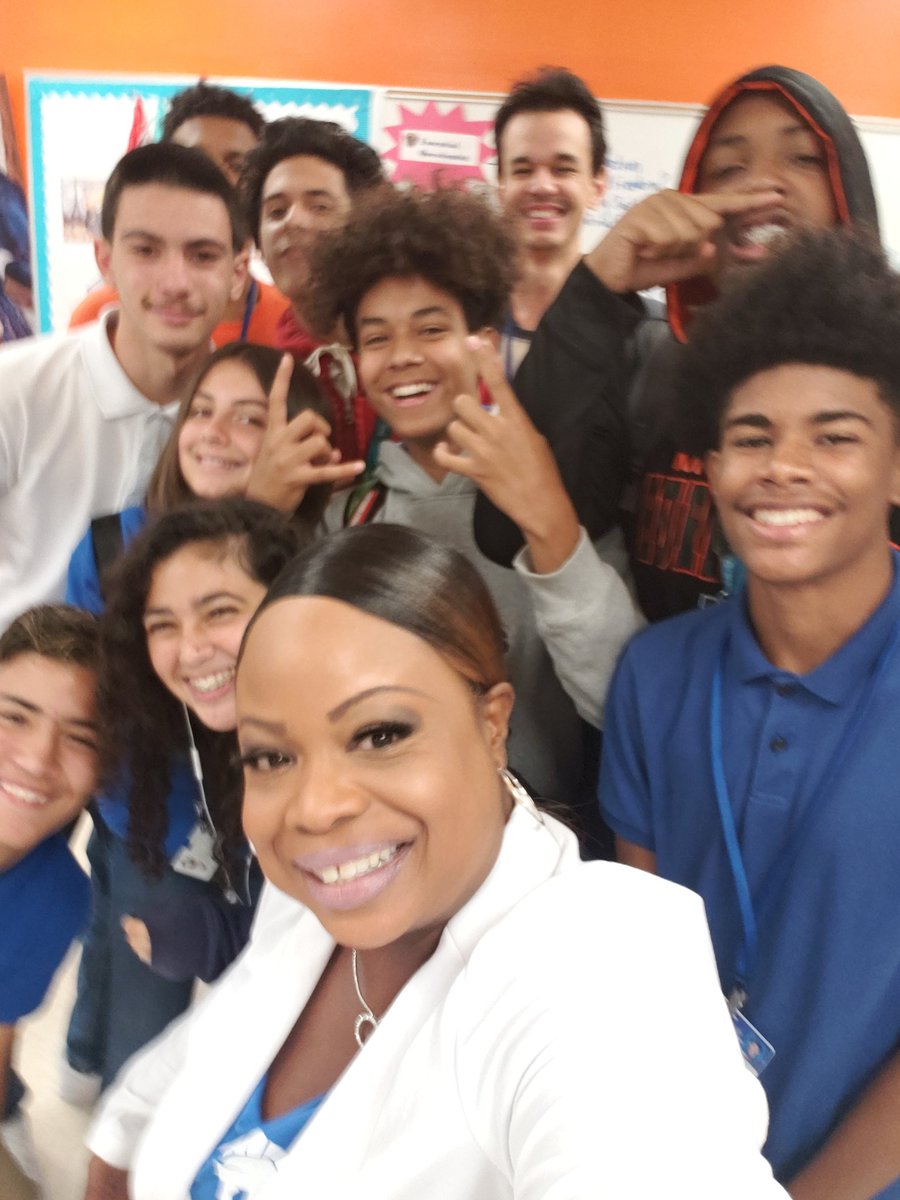 KeniJay4's tweet photo. Test Day vibes, this morning before FSA Reading Test. Let's Go Trojans!!!#ilovewhatido #WeAreHML #FSAReading #Trojansready @lisagarcia_lisa @HMLSrHighSchool @vinas_barbara https://t.co/TQsjAAK4vl