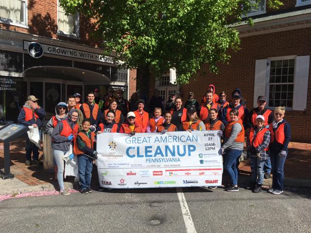 GA_Chamber's tweet image. Volunteers from the community, Mid Atlantic Sprint, Boost Mobile/Jay Reece Prepaid, Crossroads Church, Trinity Lutheran, REMAX Elite Services, Venture Crew, and employees of the G-ACC Chamber and their families gathered to "Keep Greencastle Green" on 4/27. #gacpa #cleanyourblock