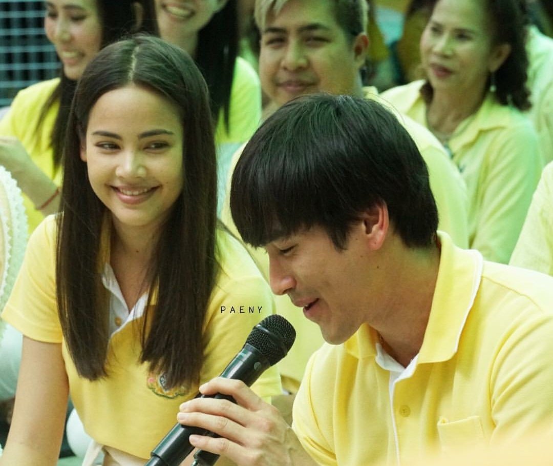 rhee_52's tweet photo. Whether reel or real, there's really not much difference on how they lovingly look at each other except the real ones are much better of course. #TCPMom #NadechYaya https://t.co/aUezWogoju