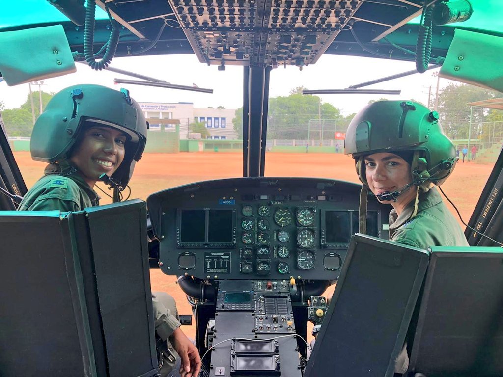 Helicóptero militar de la FARD es piloteado por 2 mujeres por primera vez en la historia.