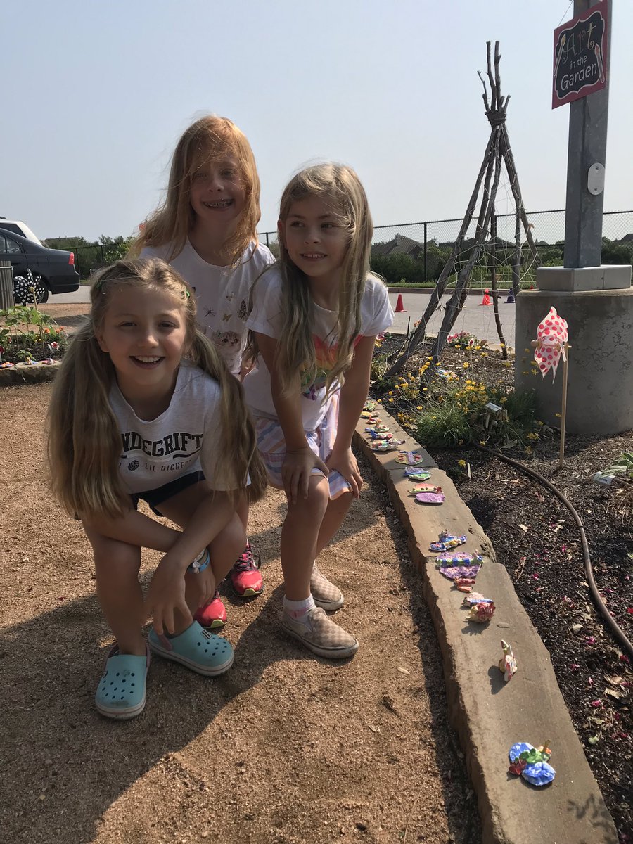 kelliepeden tweet media