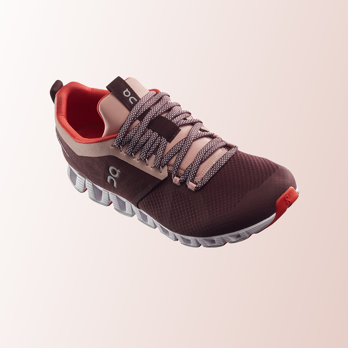 on_running's tweet image. Start with an award-winning CloudTec® outsole. Add a looped lacing system for an adjustably fluid fit that radiates urban attitude. Wrap it in an all-new 3D embossed upper. Unveiling the Cloud Beam. For a new dimension in comfort and performance: bit.ly/2J5CWhs