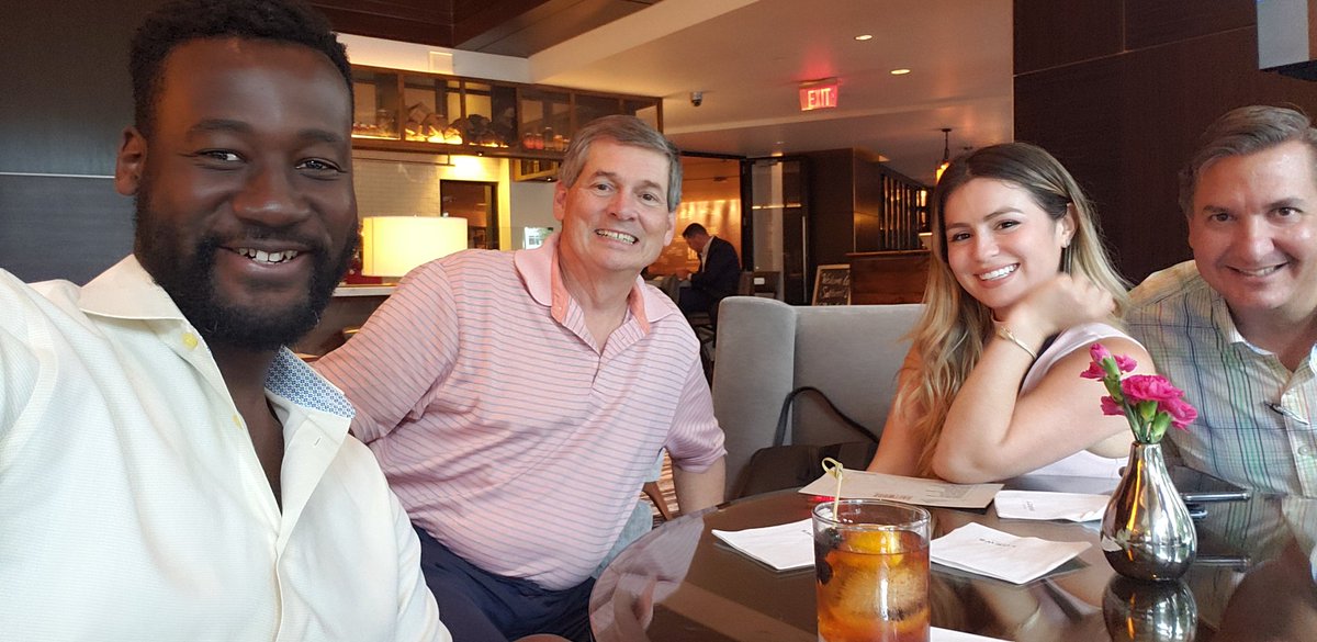 BillSimonet's tweet photo. So this lovely group of people joined me to discuss the conference- generations, business, drinks and other things! @FAmagazine #InsideRetirement https://t.co/CYbIiK2ALm