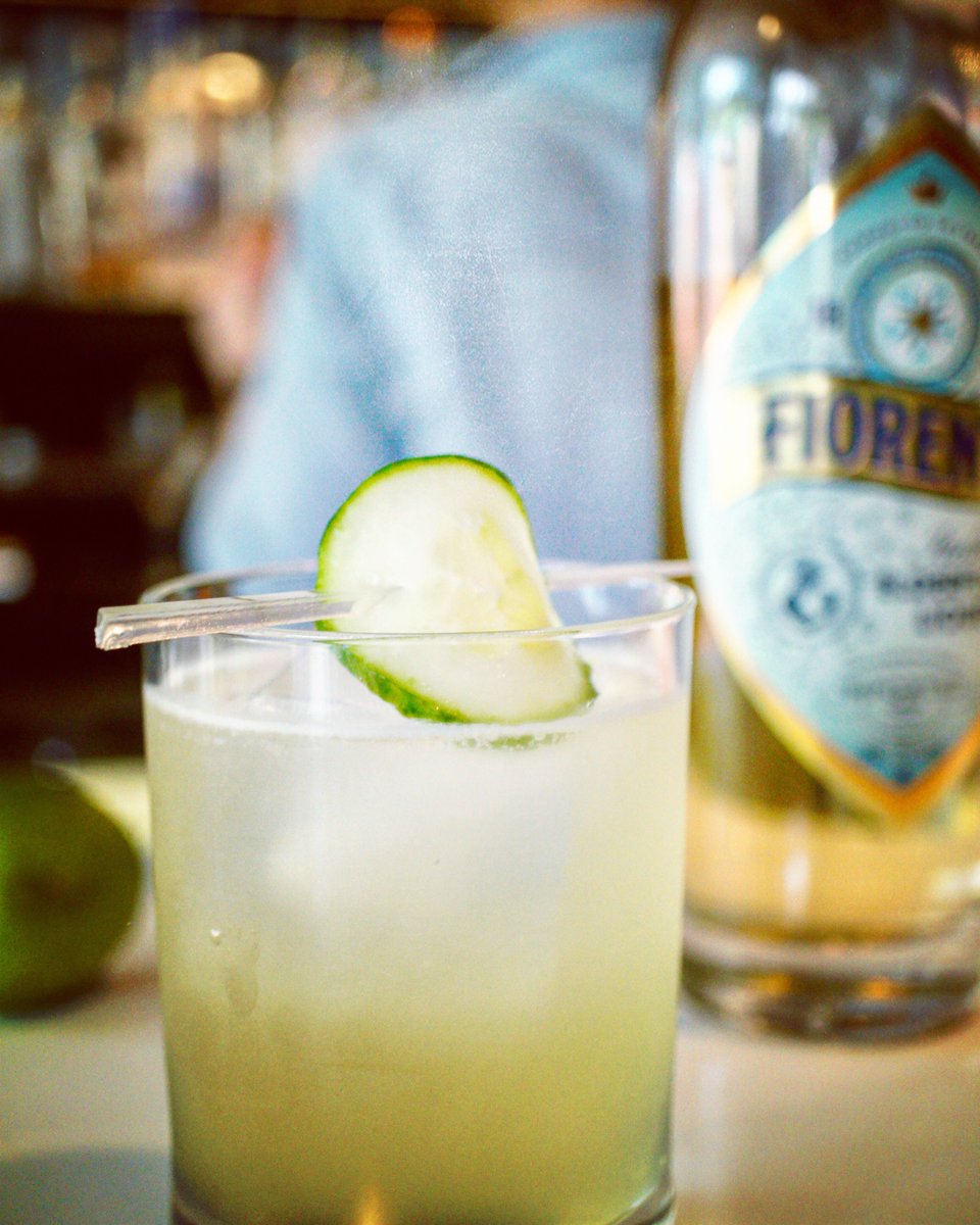 It’s five o’clock! Treat yourself to the Wildfire🔥 Jalapeño-infused Tequialla | Poli Miele Honey Liqueur |Elderflower Liqueur | Cucumber | Lime
.
.
.
#cocktails #sentipittsburgh #summersipping #infusedtequilla  #sweetheat