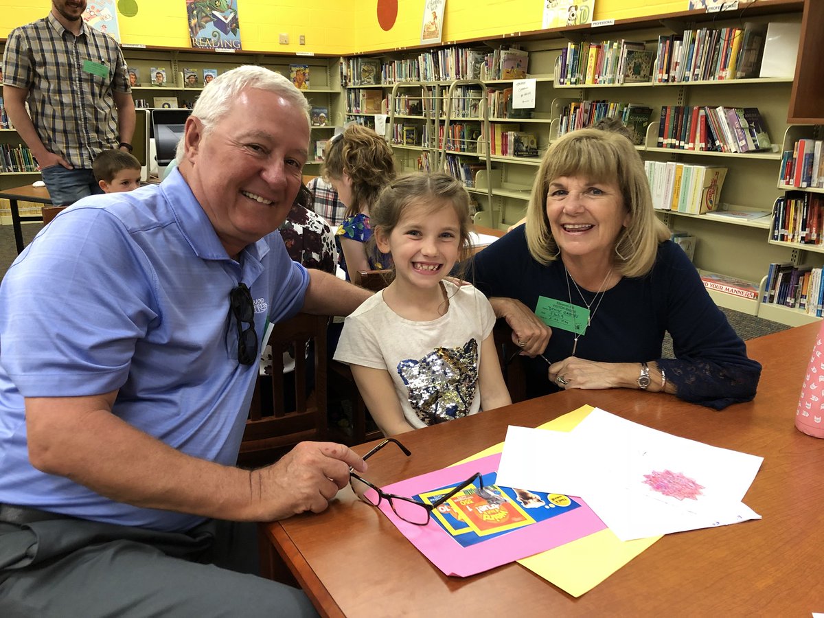 Danielle Wenclewicz tweet media