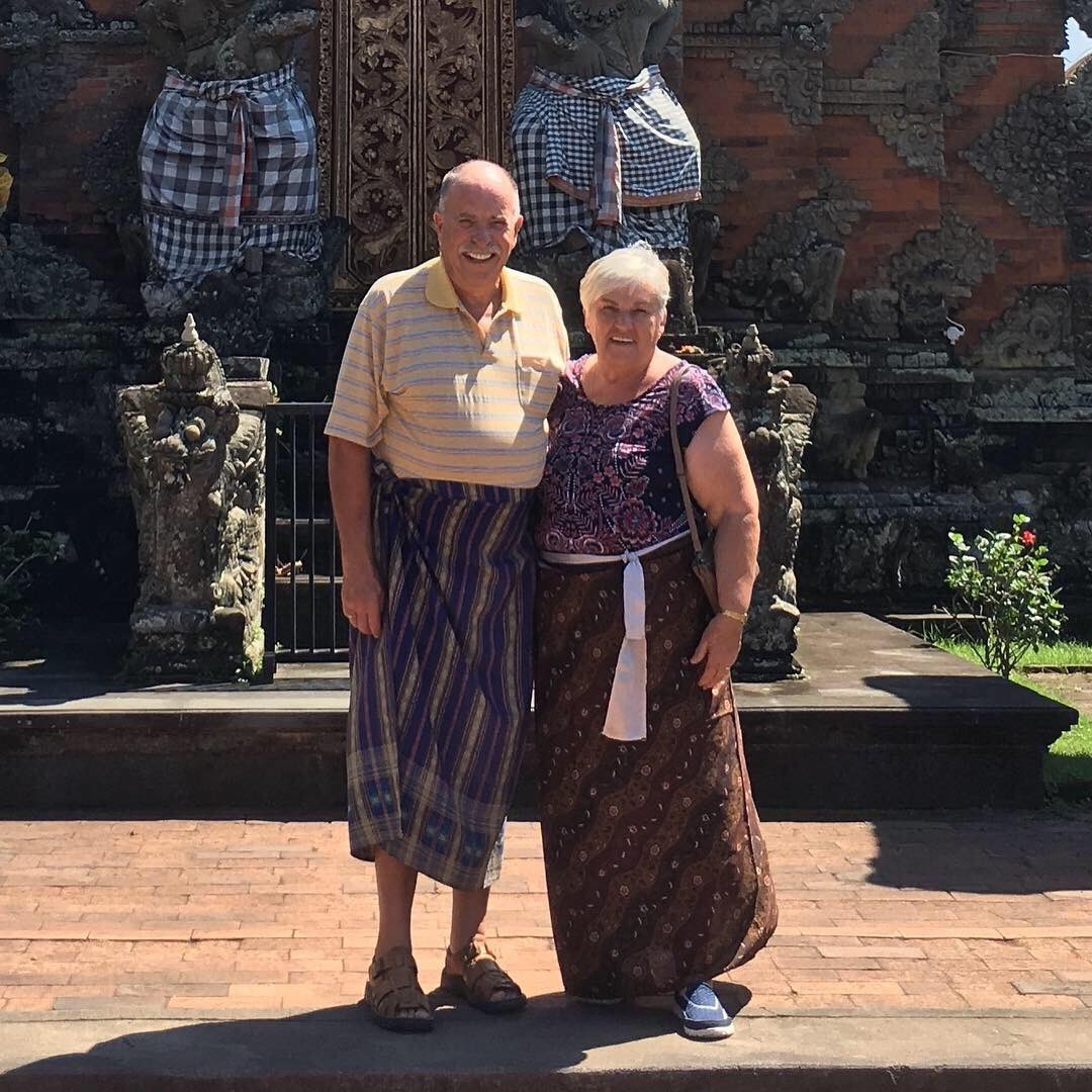 Carlsie555's tweet image. Happy 50th Wedding Anniversary for these two legends celebrating in Bali. Love ya mum &amp;amp; dad. ♥️ #congratulations #bordermail