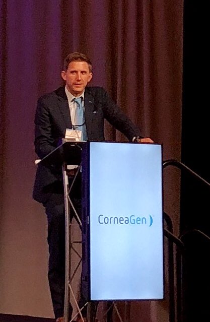 monty4sight's tweet image. Dr. Bill Wiley talking about cornea inlays - KAMRA at OIS🌟. @OISTWEETS #OISASCRS