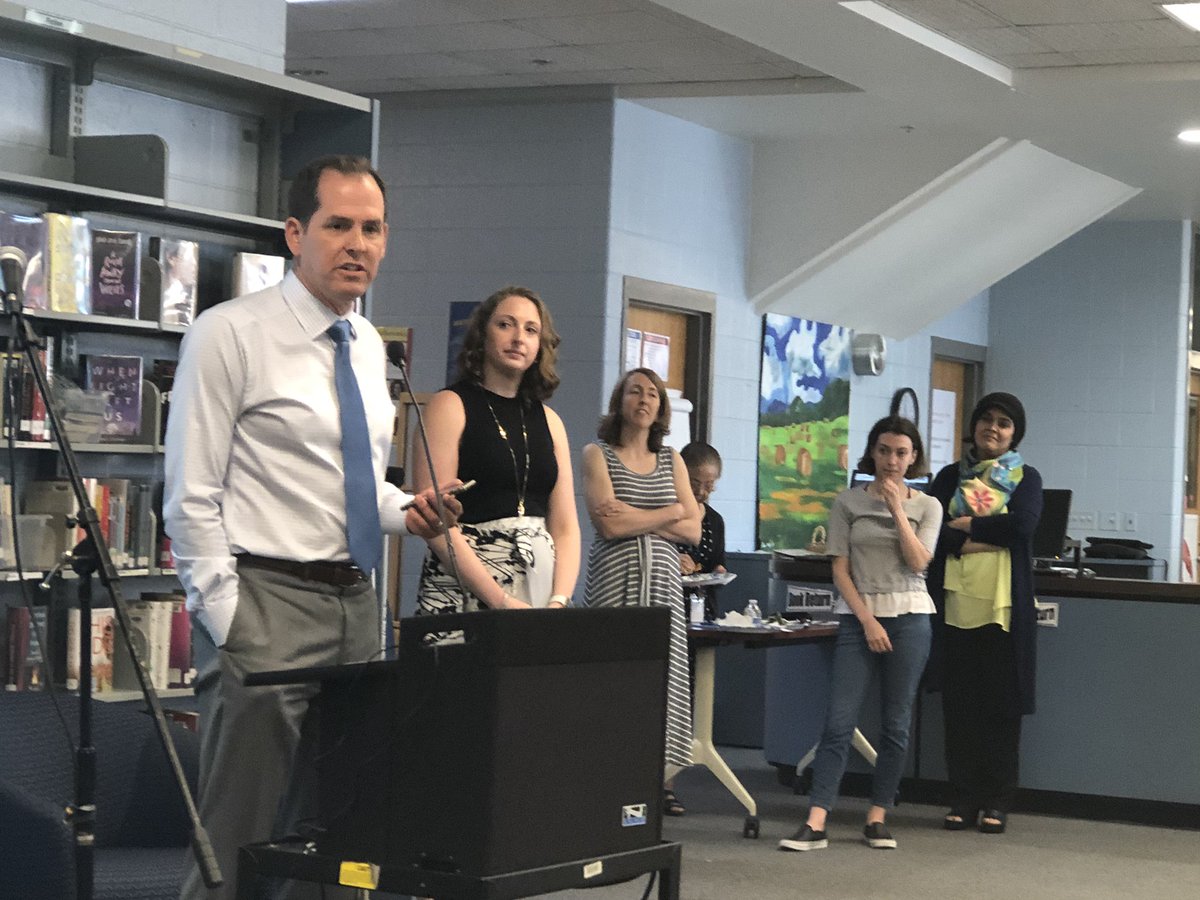 FVandenplas's tweet photo. Celebrating our bilingual and biliterate scholars. Congratulations Whitman Vikings on earning the Maryland Seal of Biliteracy! Kudos to Mrs. Zatz and the entire WL department.
#BilingualismIsYourSuperPower #LanguageIsAnAsset @RWDodd @MCPS https://t.co/5jJGEdg1WQ