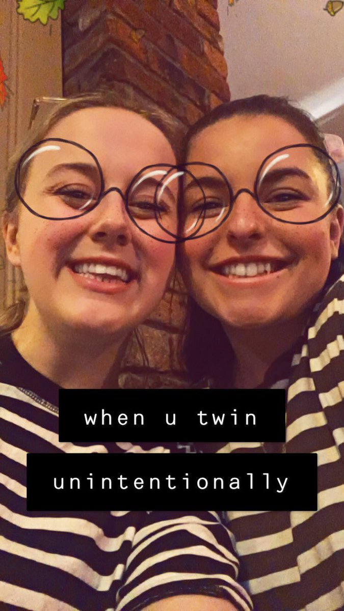 ameliaryan's tweet photo. When you literally twin with @elicia_may1 !! #stripesarein #twinsforlife https://t.co/UQeLSDF209