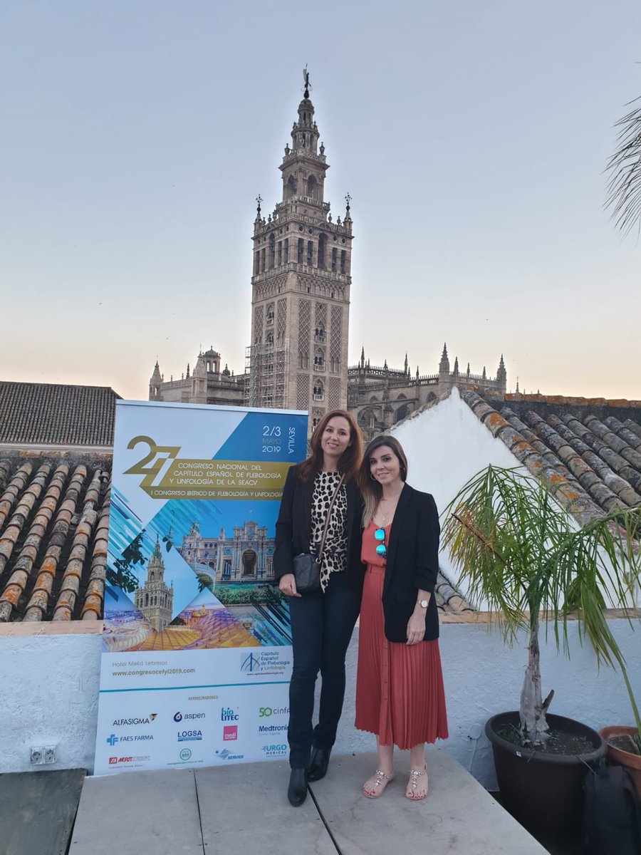LogsaGrupo's tweet photo. La ciudad de Sevilla acoge los días 2 y 3 de mayo la celebración del 27º Congreso del Capítulo Español de Flebología y Linfología de la @seacv_esp. Nuestras compañeras de #marketinglogsa están listas para atenderles. #CEFYL19 https://t.co/oGS9SwhjGM