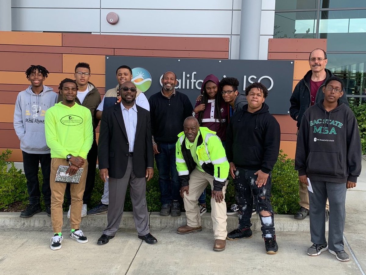 Today I pledge my support to <a href="/GreenTechEd/">Green Tech Education</a> to ensure that our most vulnerable youth in Sacramento continue to grow + prosper.  I've seen their work change lives on my block...opening up a whole new 🌎 to youth in #OakPark.  Please support today.
#BDOG2019 ow.ly/7JVp30oCdFi