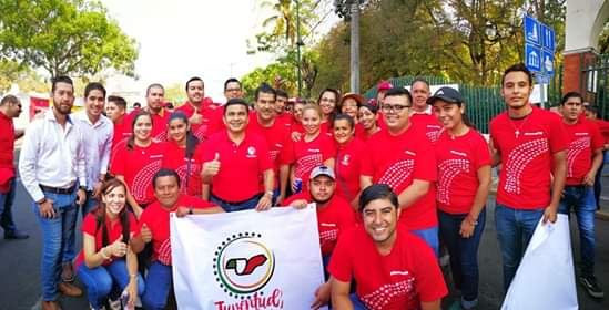 MTEstatalColima's tweet photo. La familia Emetista del Estado y los Jóvenes de la Juventud Territorial participamos como cada 1 de mayo, en la Ceremonia y Marcha Conmemorativa por el #DiaInternacionalDelTrabajo #DiaDelTrabajo #ColimaEnMovimientoMT
#SumandoVoluntadesMTPRI https://t.co/KFMeJe2Sne