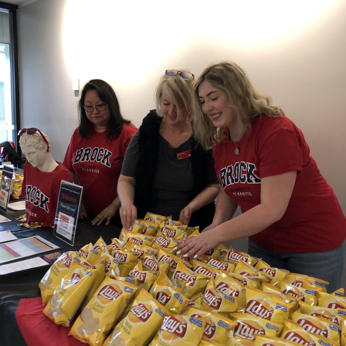 brockhumanities's tweet photo. #OSCC2019 participants, don’t forget to stop by the @brockuclassics table in Sean O’Sullivan for your freebies! #BrockU https://t.co/ilbm8wH49h