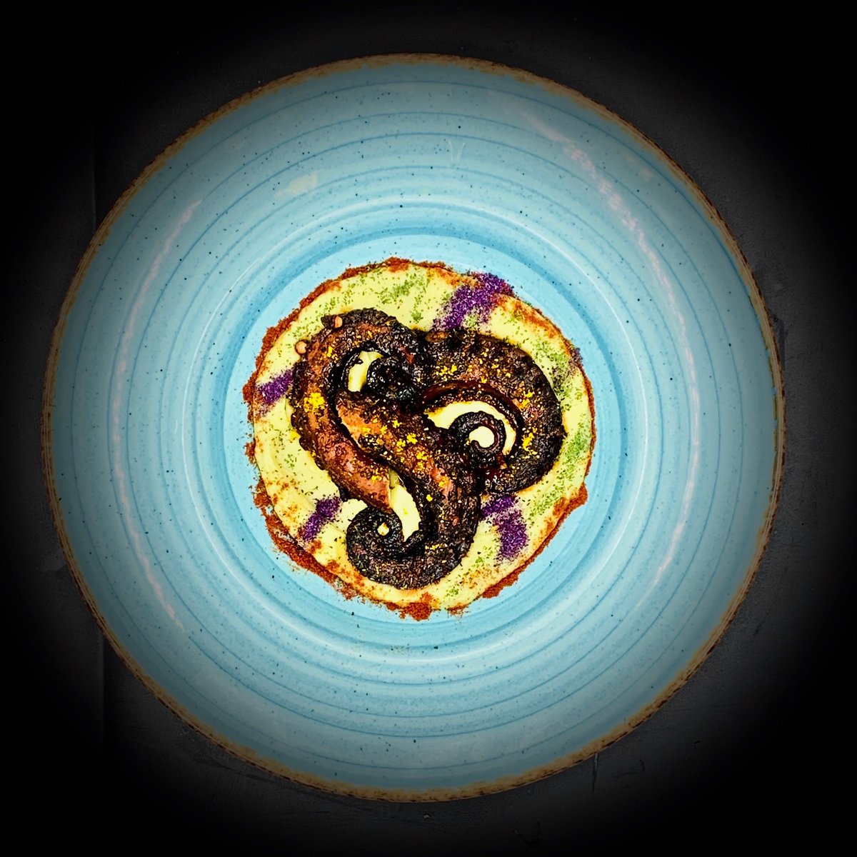 cuocapaglia's tweet image. Roast octopus and the four antioxidant powders. #octopus 🐙#blackcabbagepowder 🥬#pumpkinpowder 🎃 #purplecabbagepowder 💜 #paprikapowder #ovencooked #steamed #dryfood #vacuumcooking #sousvidecooking #goodfood #cheflife #chefphotographer #allrealfood #realfood #justrealfood