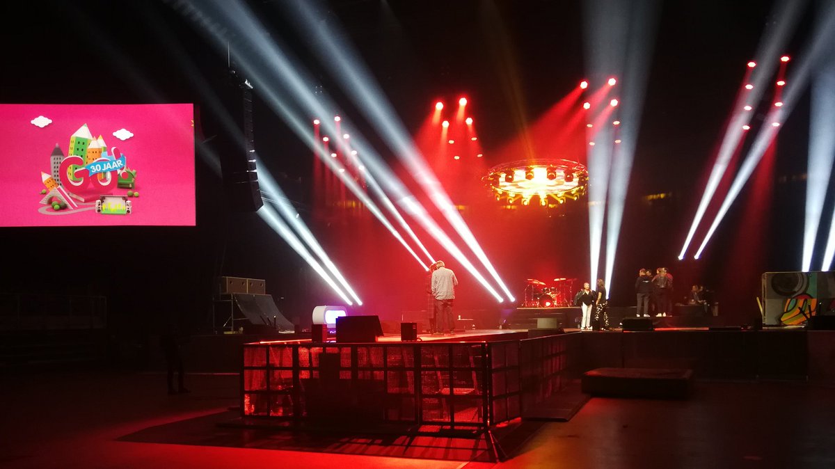 RaymondaVerdyck's tweet image. Repetitie voor onze GO! talentenshow morgen @lotto_arena  #30jaarGO #samenlerensamenleven