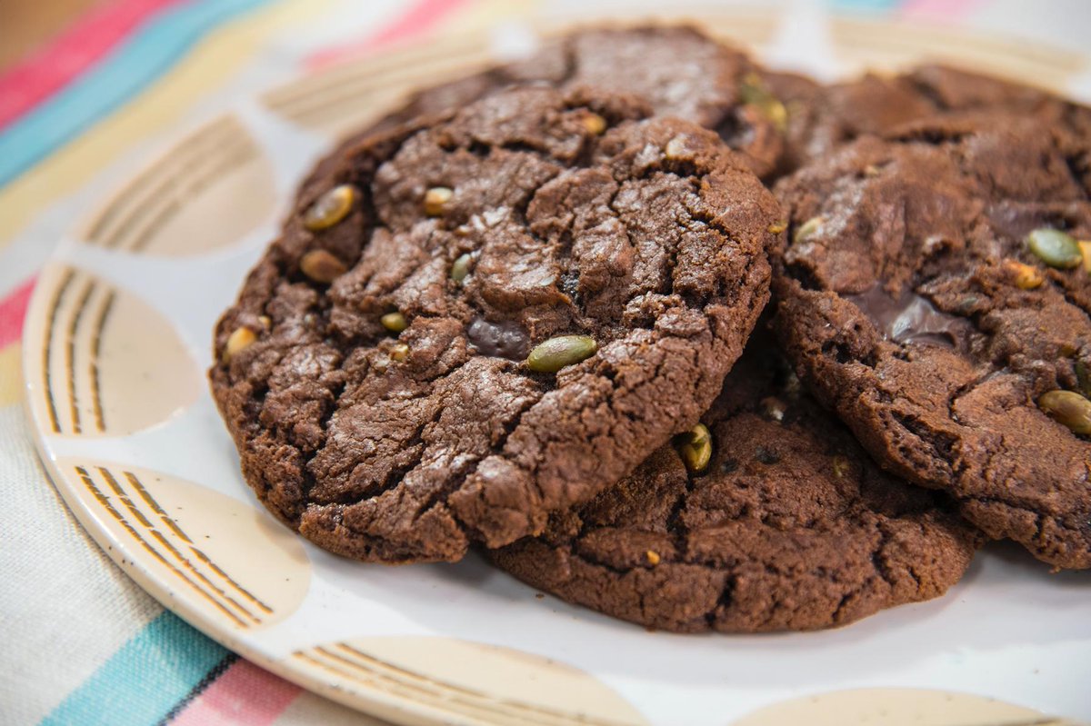 .@davidburtka is transforming Mexican Hot Chocolate into a spicy-sweet baked treat, today at 11am EST on #TheKitchen