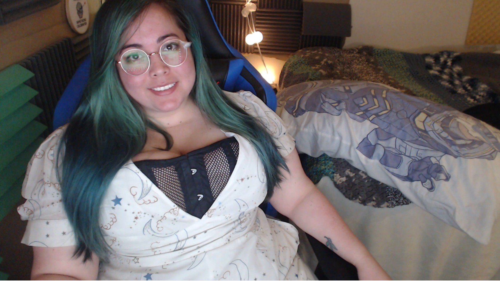 Princess Bad Bitch sur X : actually sitting down to shame the internet on  how cup sizes work with my tits out. be ready. t.com1HZOWBGnD  X