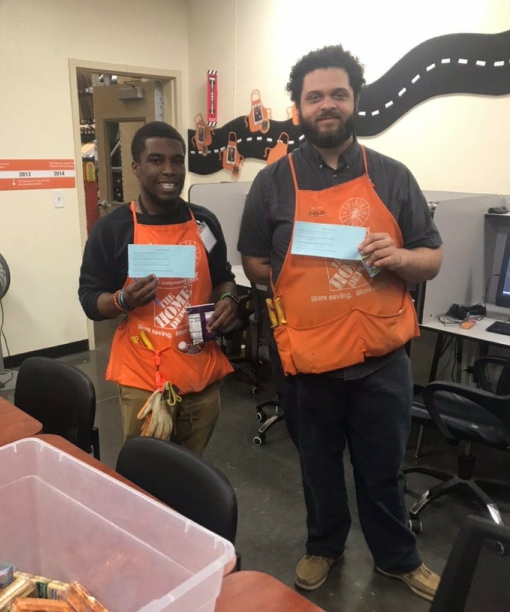 verakwillems's tweet image. #ServiceAwarenessWeek still going strong @THD6568 @BobbyPeugh @shane_home @Carrol_Craig14 @laroldan32 @MichaelQHD @JuleeEckert