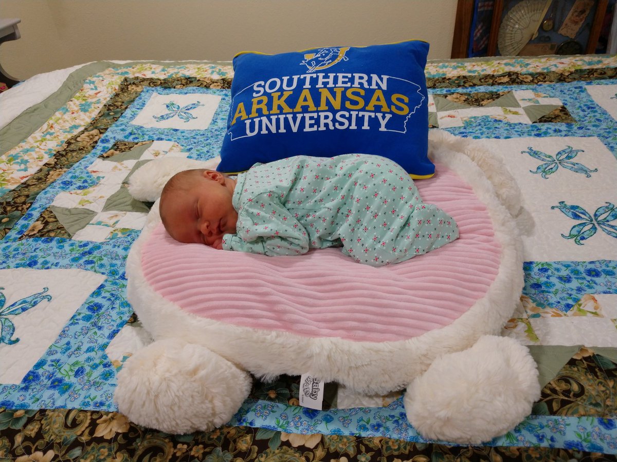Farmerhawg's tweet photo. Today Maggie Rae signed here letter of intent to attend Southern Arkansas University. Major still undecided. @muleriders https://t.co/jTgLeWHjCo