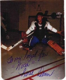 PoliceSPAL's tweet image. CONNAISSEZ-VOUS CET HOMME?  En 1984, le corps de Rose-Marie DOYLE-GIVERIN a été découvert dans un fossé à St-Hubert. Le SPAL cherche à identifier cet homme qui apparaît sur des photos découvertes au cours de l’enquête  chez la victime. Détails: facebook.com/PoliceSpal/