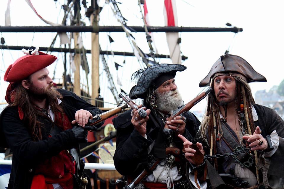 HolidayLetsBrixham tweet media