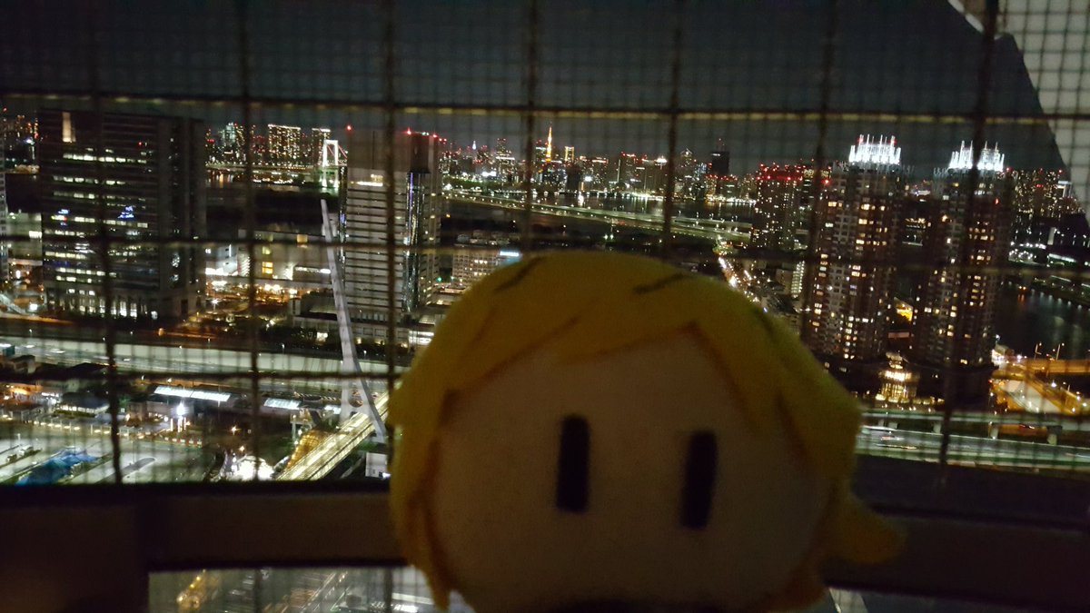  #GoldenAfternoonWeekcw food, heightsWe rode the Odaiba Ferris Wheel and got a view of the city from 400'!Then, thankfully, the nearby mall was open and we could get Indian curry and a-- float. Sure, Lauren..... And then we did a coin laundry trip at midnight, and now BED!