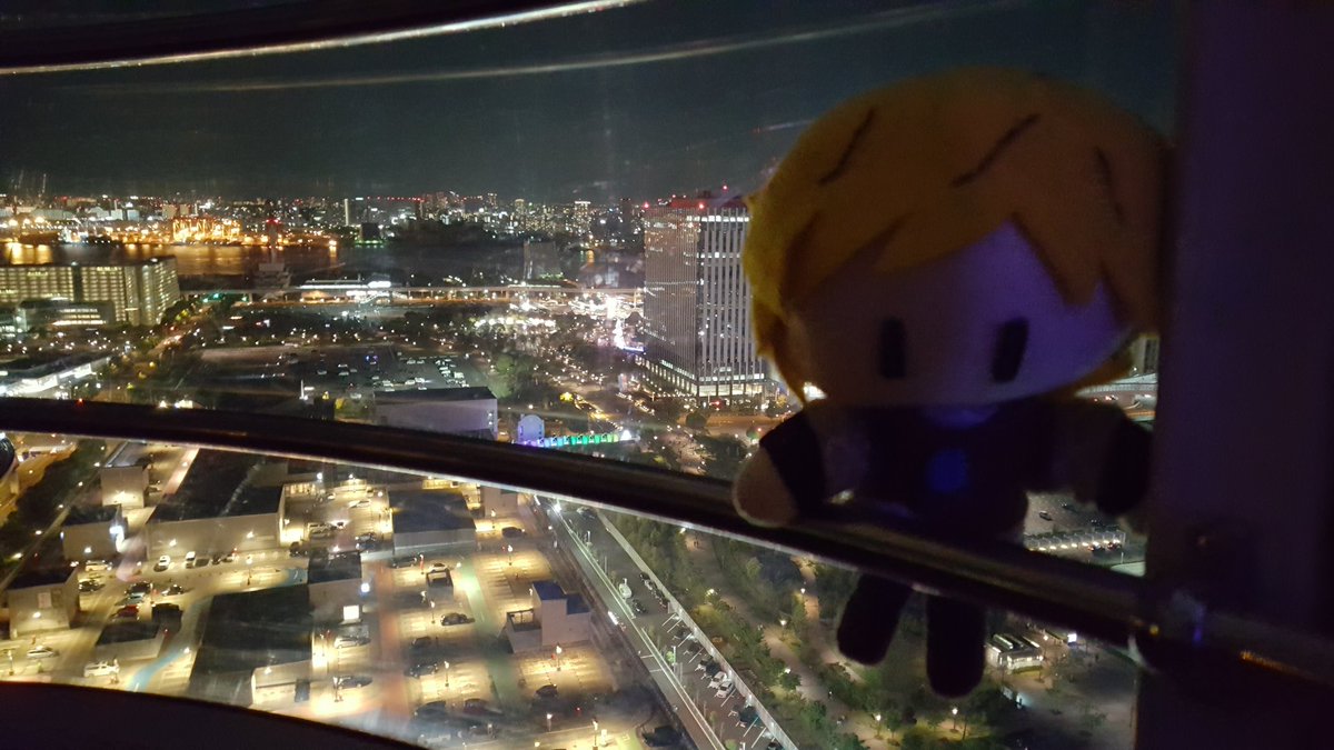  #GoldenAfternoonWeekcw food, heightsWe rode the Odaiba Ferris Wheel and got a view of the city from 400'!Then, thankfully, the nearby mall was open and we could get Indian curry and a-- float. Sure, Lauren..... And then we did a coin laundry trip at midnight, and now BED!