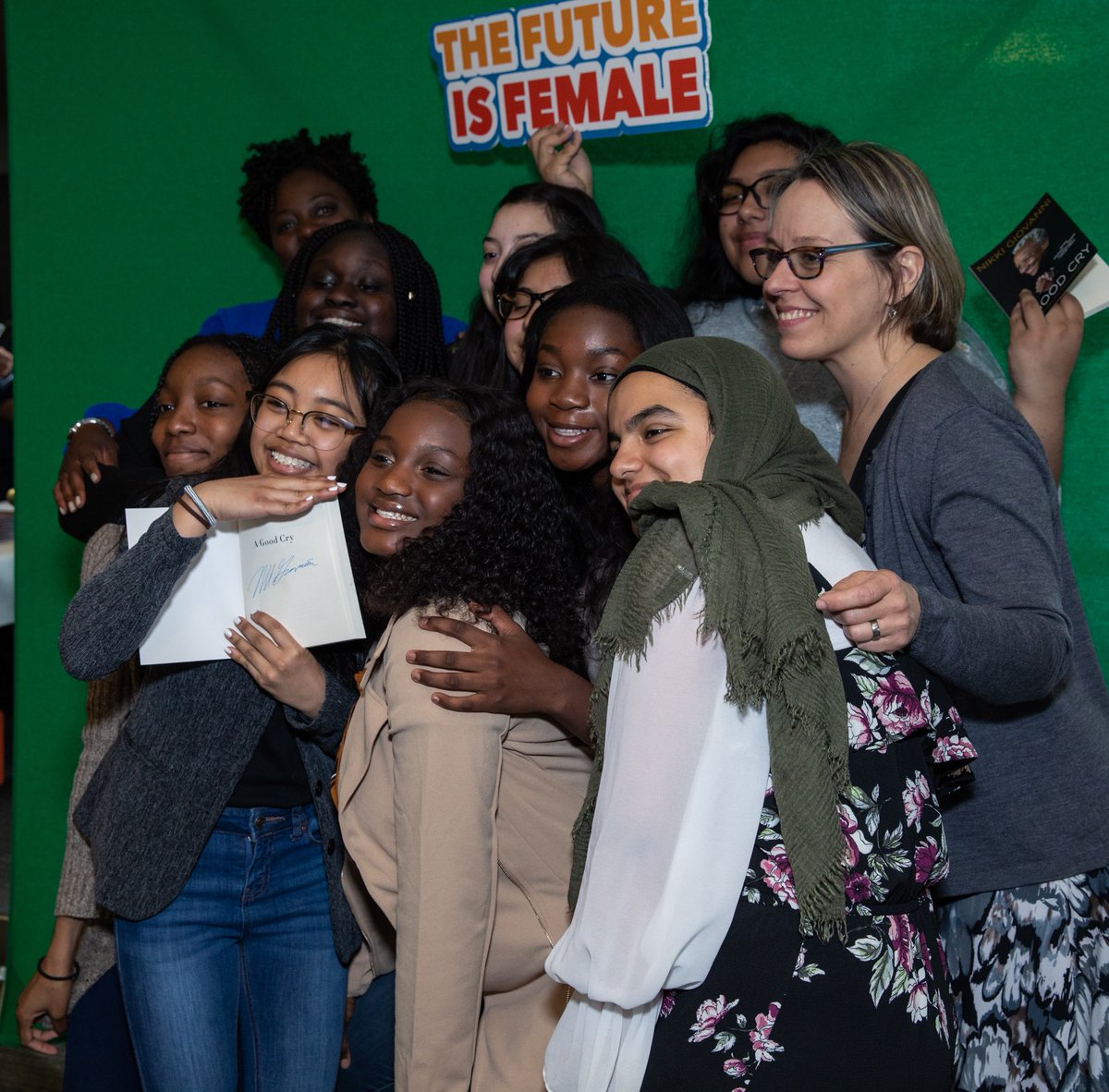 TheMetPages's tweet image. Over 300 guests went all in for Washington women at YWCA’s 21st Annual Inspire Luncheon in Snohomish County. Poet and author Nikki Giovanni delivered a rousing keynote, and inspired guests raised more than $218,000 for local women and girls.