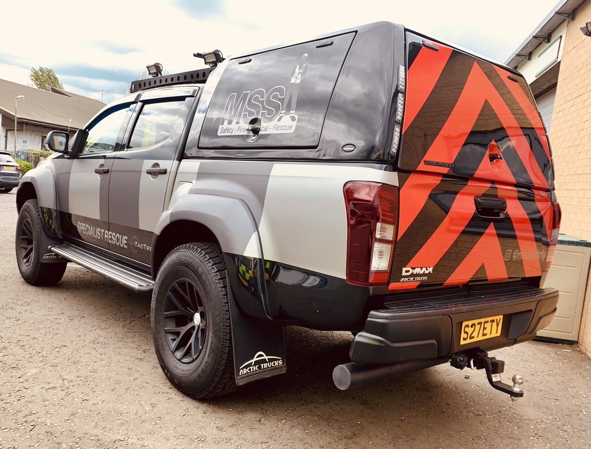 mss_safety's tweet photo. Really excited to not only unveil our new #ArcticTrucks spec 4x4 today, but also to share one of our exciting new partnerships. Here’s our MD Pictured with @MedTreeUK and @TacTree's National Sales manager Murray, along with a full set of the latest #Neann #Paramedic bags. https://t.co/PQ2aSKPnc5
