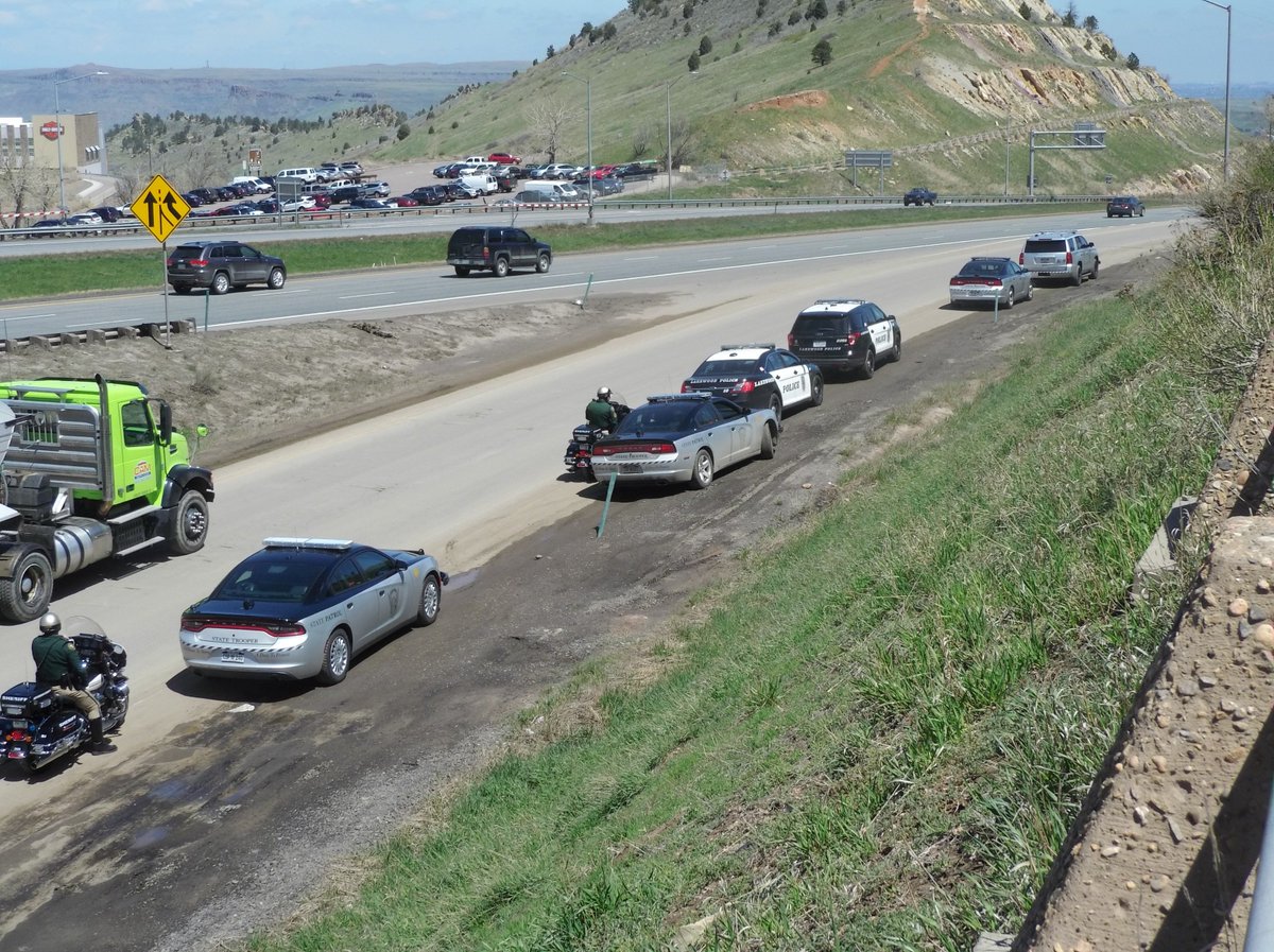 csp_golden's tweet photo. Our partners from Jeffco, Morrison and Lakewood joined local troopers for a special aircraft enforcement operation on I-70 west of Golden this afternoon.   Speeding and following too closely were the leading violations.  
  Thank you all !
@LakewoodPDCO &amp; @jeffcosheriffco https://t.co/cm2r0S9LBa