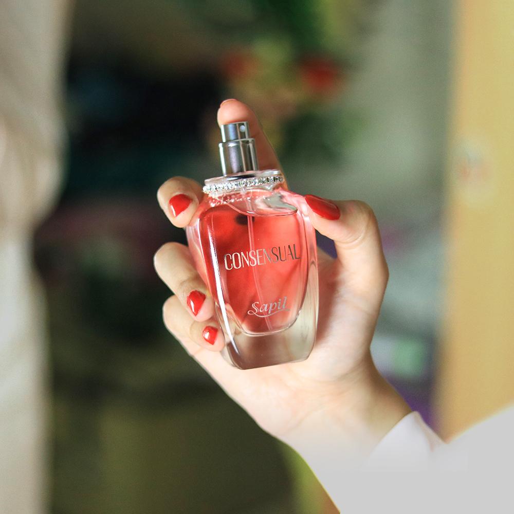 SapilPerfumes's tweet photo. Enjoy the beauty delight with an impeccably elegant fragrance to rock the day.
#Consensual #Sapil #Sapilperfumes #Perfumes #UAE https://t.co/70dMekHsFZ