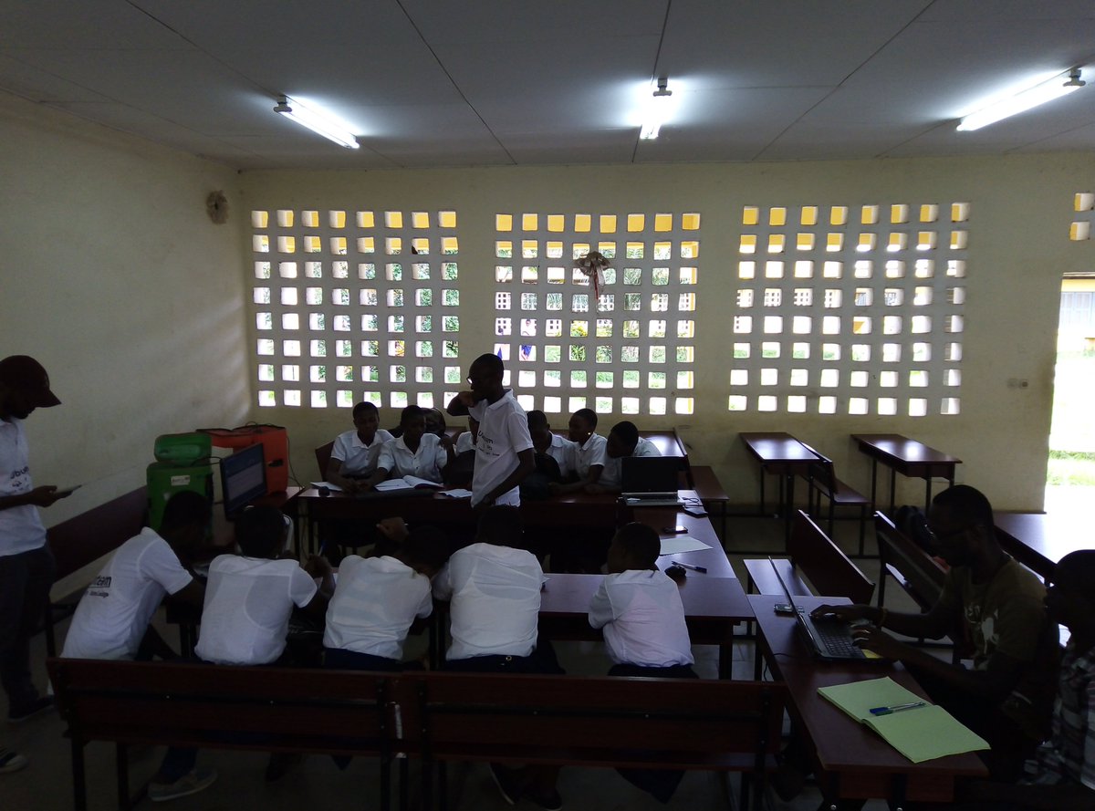 ubunteam's tweet image. recycler, tester, monter et donner vie a un nouvel ordinateur? Elles l&apos;ont fait et savent desormais installer un système #linux comme des grandes. #LinuxPresentationDay #Ubunteam #freedom