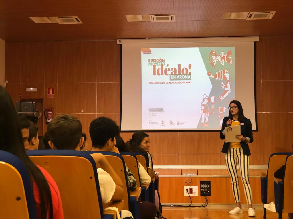 emprendeull's tweet photo. ¡@nicealdana y @ali_herlop vuelven al municipio de #Arona para celebrar la #MuestraIdéalo19!

Una pareja de #técnicas de #emprendimiento que siempre nos dejan sin palabras... 😍

#Idéalo19 #proyectoseducativos #emprendeArona #ideasinnovadoras https://t.co/urcZUWVz7V