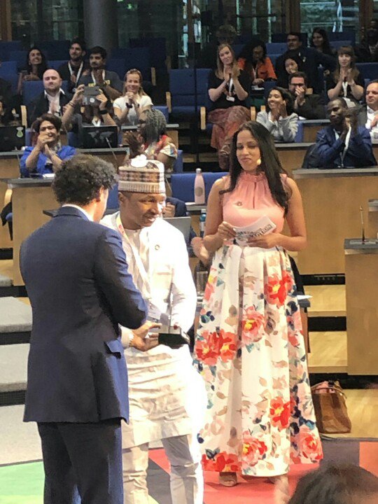 jgmef's tweet image. #ConnectedDevelopment: are excited to announce that their home grown initiative @4lowthemoney won the United Nations @SDGaction global awards for Mobilizer of the year 2019!!!💃🕺💃 Congratulations! Hamza and Chembaz @Connected_dev