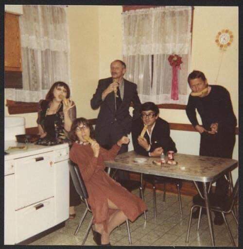 Ananakofana_'s tweet photo. 38 lat temu(!) 👉 Kalina Jedrusik, Jadwiga Swirtun - Derfel, Jerzy Derfel, Wojciech Mlynarski.
Wizjonerzy!
#BananaGate #BananowyProtest https://t.co/0XKnfWvHpn