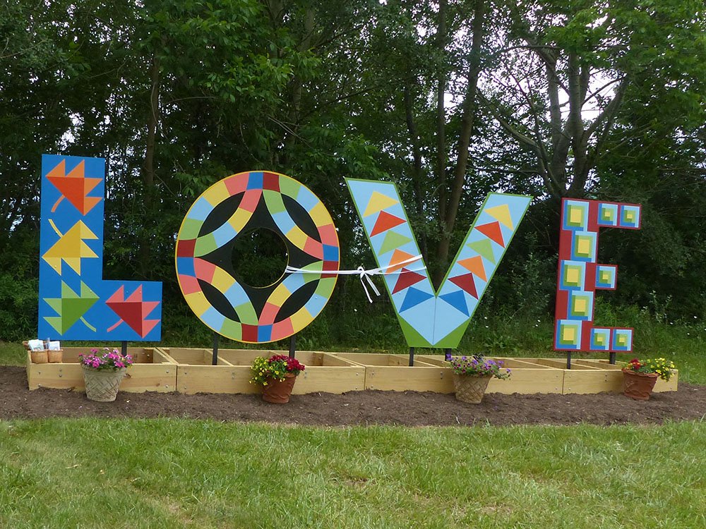 SymphonicityVB's tweet image. THERE'S SOMETHING HAPPENING @SandlerCenter!!  Please join us and @BobbyDyerVB as we flashmob our new state song "Our Great Virginia" this Sunday at 4:45 PM in front of the LOVE artwork.  For more details, go to bit.ly/1JWaw3z  #ourgreatvirginia #virginiaisforlovers