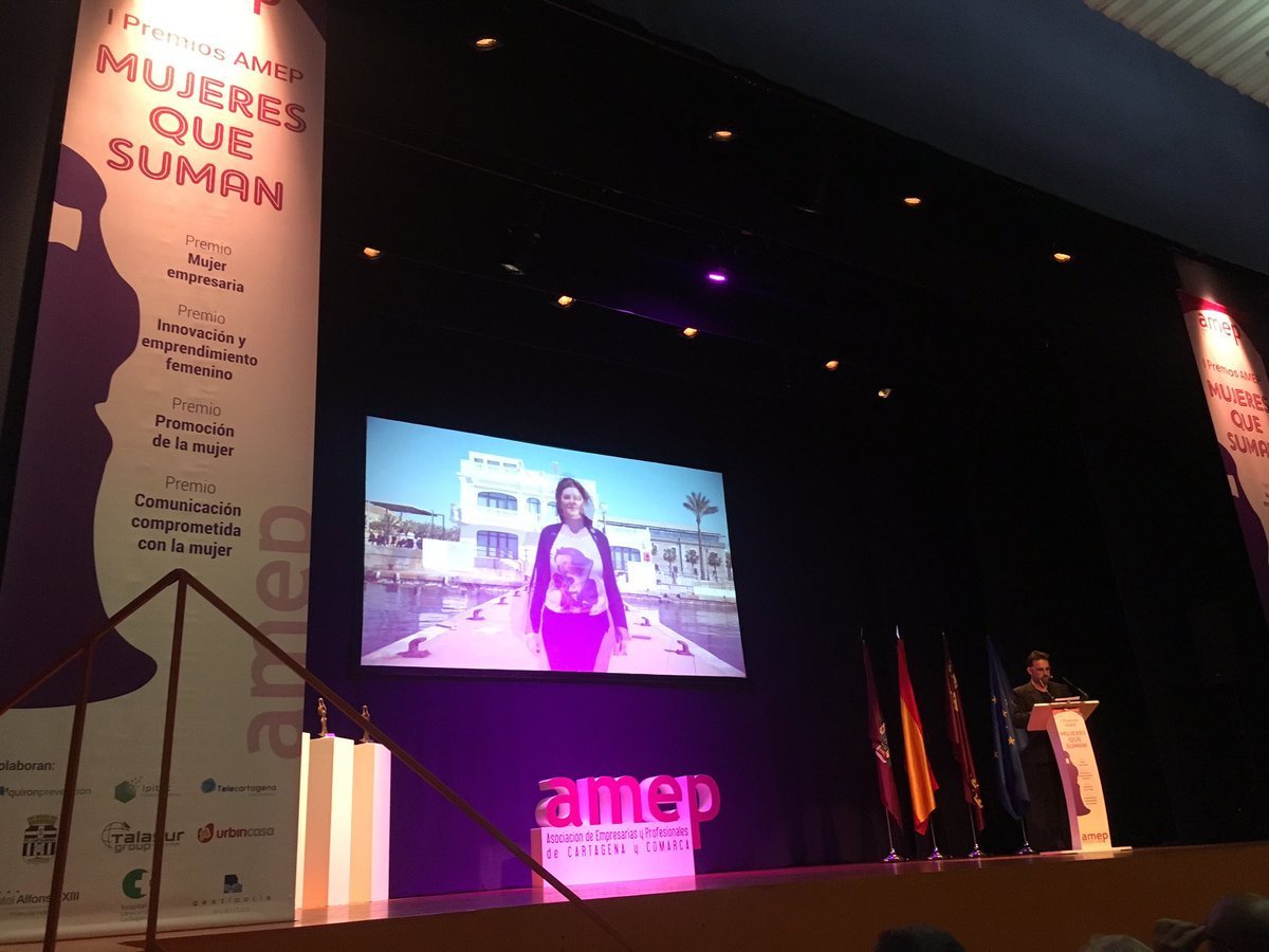Pegasusproes's tweet photo. Estamos aquí en los premios de @AMEP Cartagena 
ha sido un placer hacer el video de introducción y hacer las fotos para esta noche especial #mujersquesuman https://t.co/GQMdGiXN6r