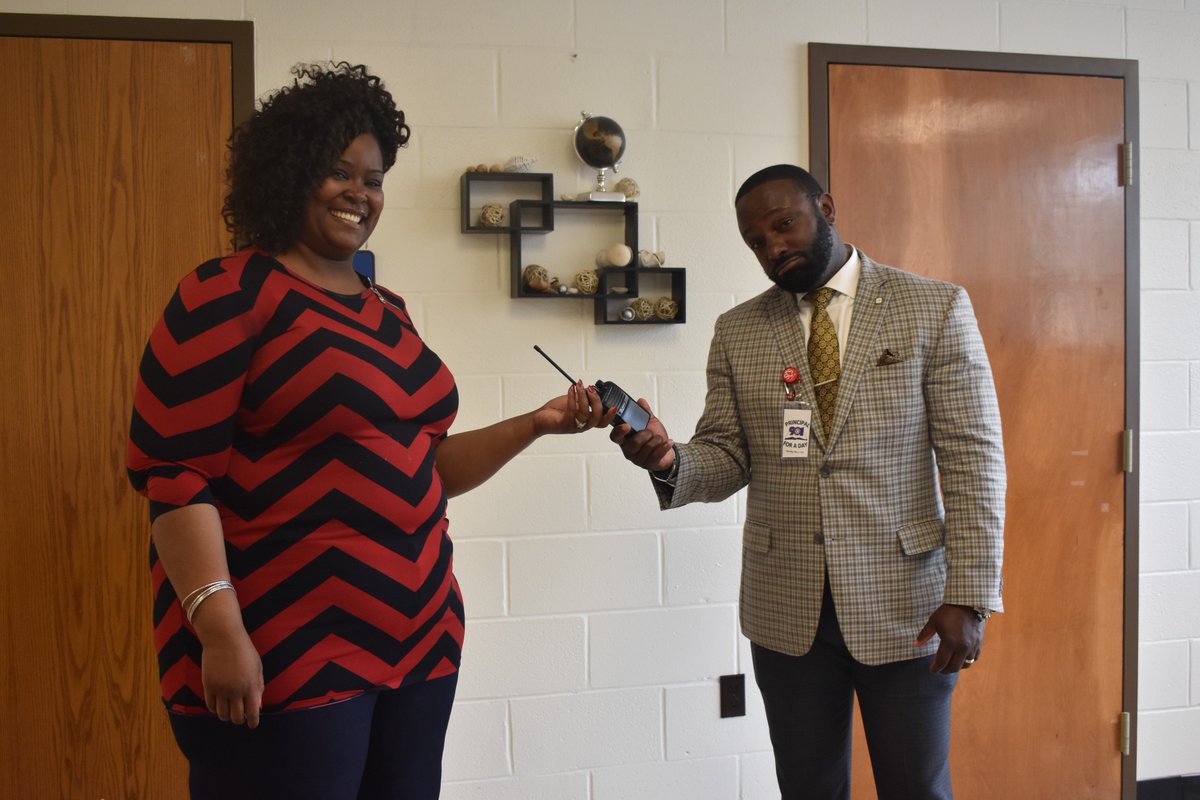 ministerdbrown's tweet photo. More photos from #Principal4aDay. Thanks to Principal Diggs for showing me the ropes and allowing me to serve! #FindMeInFrayser #Prisoner2Principal #DreamsDoComeTrue https://t.co/pmkK0aan2u