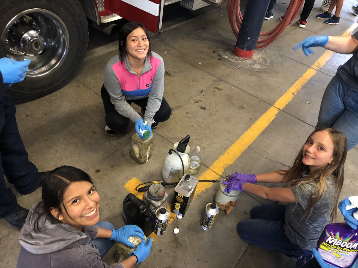 <a href="/pampaisd/">Pampa ISD</a> Student Ambassadors working with  our <a href="/Cityofpampa/">City Of Pampa</a> Fire Department to clean the fire engines!   #weBelieve in serving those who serve!! We thank you for your service!  #PampaProud #servingisleading