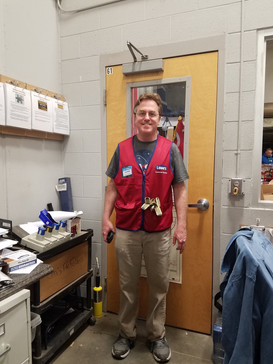 1609City's tweet photo. This is the smile of a happy man...Why is he so happy you ask 🤔🤔🤔 Because we vested ANOTHER new associate here at your Traverse City Lowe's...You know you wanna as come join the fun 😁 Congratulations Jason 🍒🍒
#Lowes #TeamCherryBomb https://t.co/Man9WI4VYb