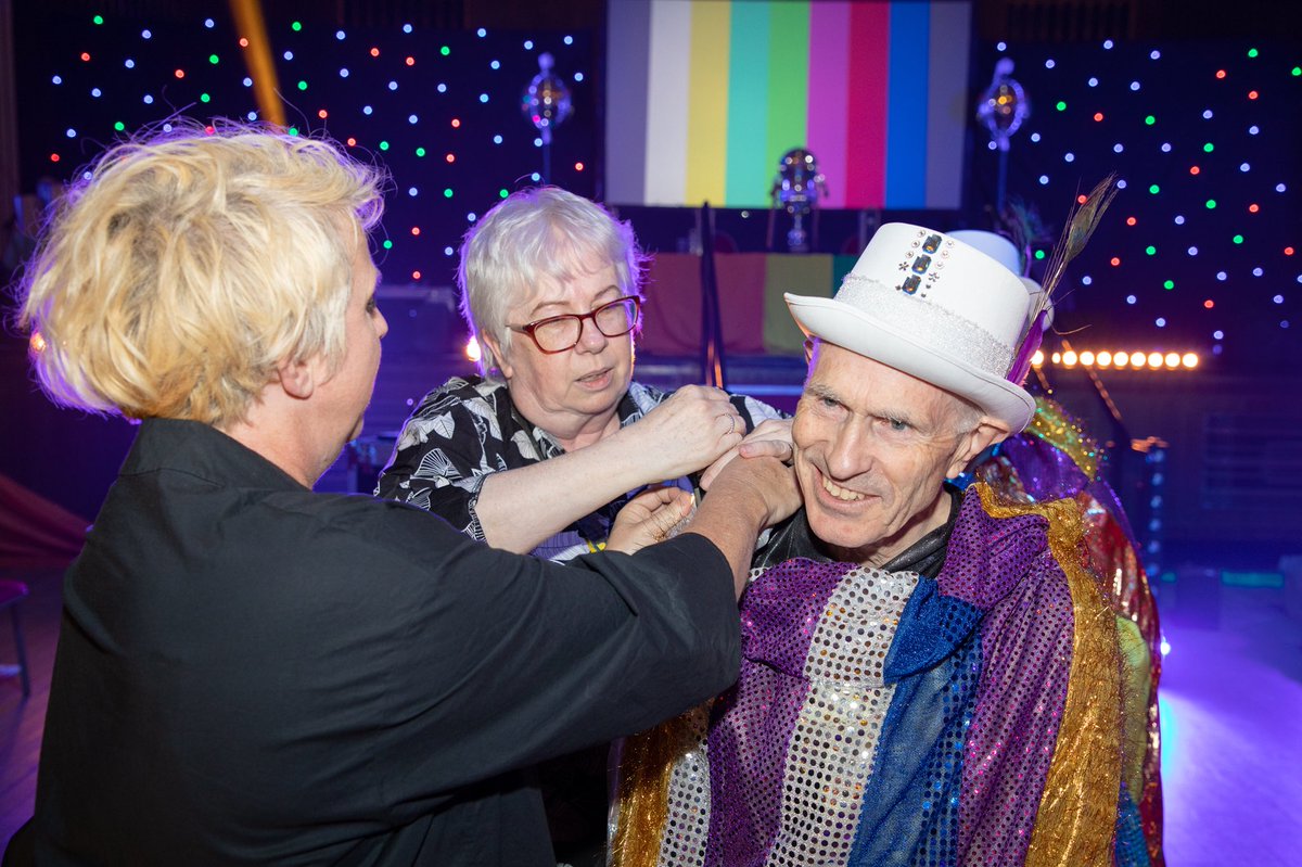 Good luck to all the dancers taking part in <a href="/swanseapride/">Swansea Pride</a> Hits the Dance Floor <a href="/TheBrangwyn/">The Brangwyn</a> this evening! UWTSD is a proud sponsor of #SwanseaPride &amp; our super talented <a href="/foundationUWTSD/">Foundation Art</a> students &amp; staff have designed &amp; made some of the costumes! #proud <a href="/niajermin/">Nia Jermin</a> <a href="/KevJohnscymru/">Kev Johns MBE</a>