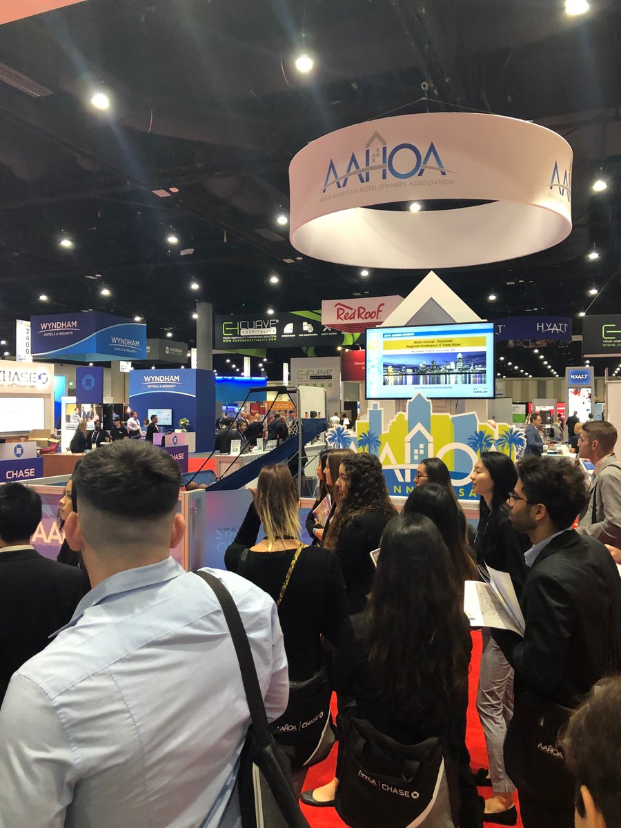 SDSUHTM's tweet photo. 100 #HTMstudents got a look "inside" a major convention & TOP convention ctr last wk w/the #AAHOACON19 Convention in town! Check out this write up by the @SDConventionCtr about the experience.
▶️ https://t.co/TQTkRK4oy3
Thanks again, @AAHOA & SDCC!
#hospitality #eventprofs https://t.co/sROpmWHing