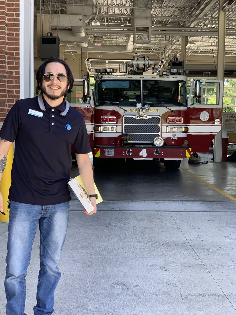 Slow day at the store, so me and Marco hit the streets for some #FirstNet leads! Thank you, Fire Station 4 in #VirginiaBeach for having us! #VirginiaBEASTBoulevard