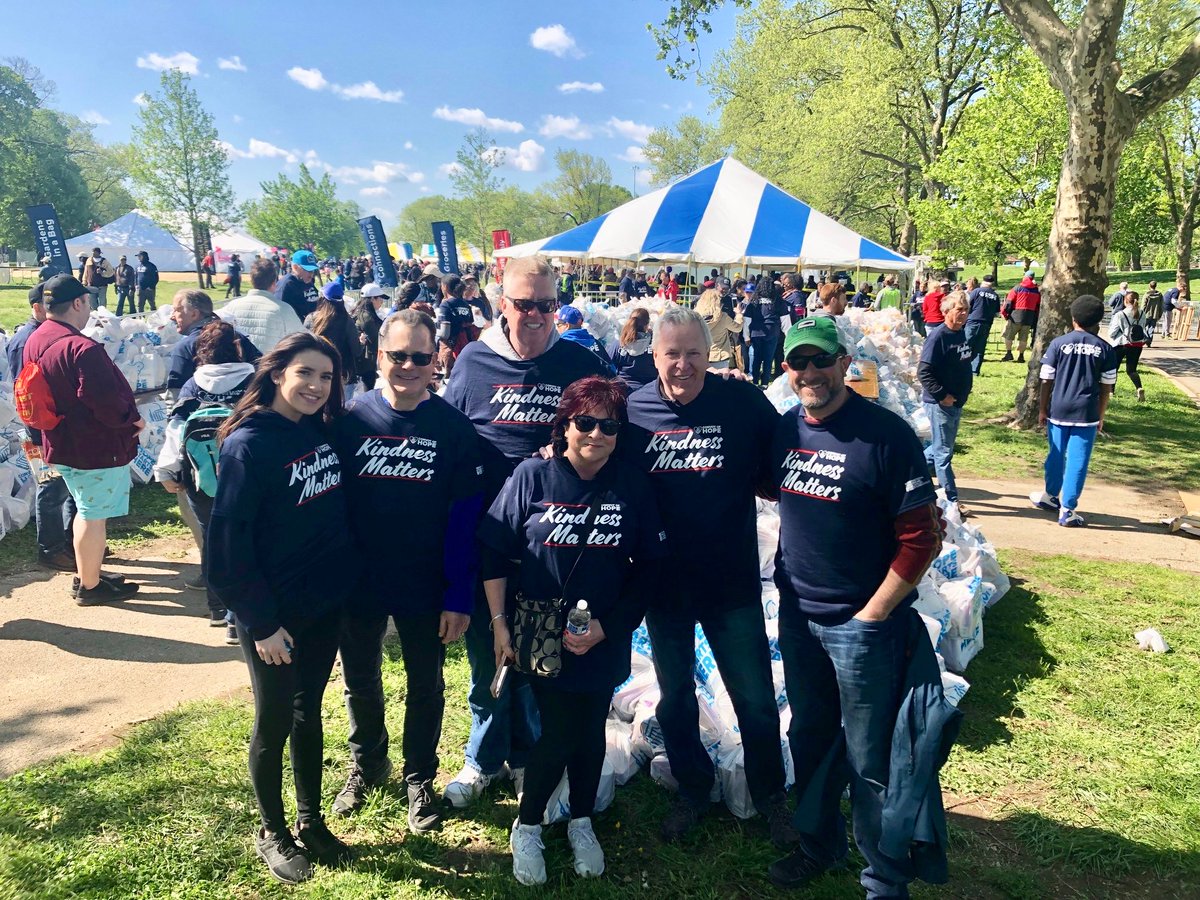 mcaepa's tweet photo. On 4/27 @mcaepa, @420Steamfitters &amp; LU 690 sponsored the grocery station for the @ConvoyofHope Community Event. The event provided services to thousands of needy families in the surrounding communities. We want to thank all of our members that volunteered and made it a great day! https://t.co/tWeoMwpqK6
