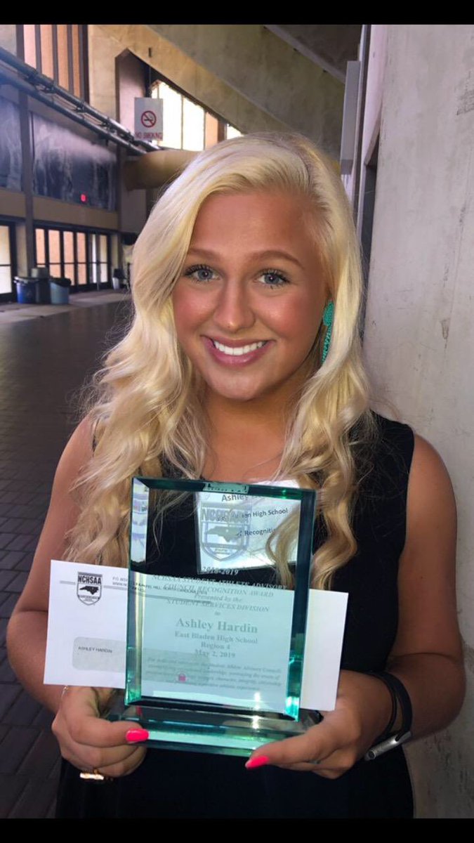 BladenOnline's tweet photo. Ashley Hardin is awarded award for serving on the Student Athlete Advisory Council of the NCHSAA representing Region 4 during the 2018-19 school year! She received this at the NCHSAA Annual Meeting today! https://t.co/GtnXri3gST