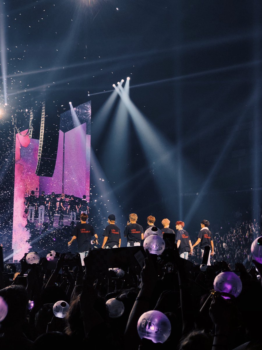 rohjisuun's tweet photo. so i found some pictures from my bts concert that i haven’t really acknowledged before🥺 https://t.co/tKR7MXnAn6