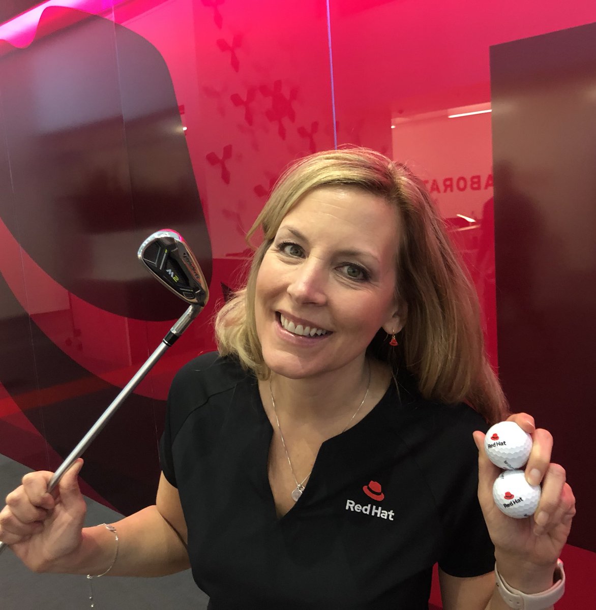 DeLisa100's tweet image. Congratulations to everyone involved with creating @RedHat’s new logo! Thank you for my new golf gear and earrings. I’ll be hitting the links in style! #OpenBrandProject