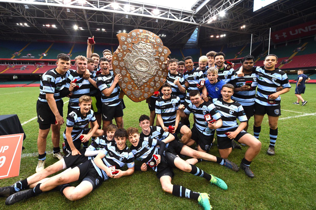 WelshRugbyUnion's tweet photo. Wow! The score was level three times in this dramatic @dewarshield final. With three converted tries each, only a pen five mins from time for Harrison James, who had already contributed 11 points, broke the deadlock for @RygbiCaerdydd to lift the prestigious trophy 👏both teams https://t.co/tPFFI2ZLvh