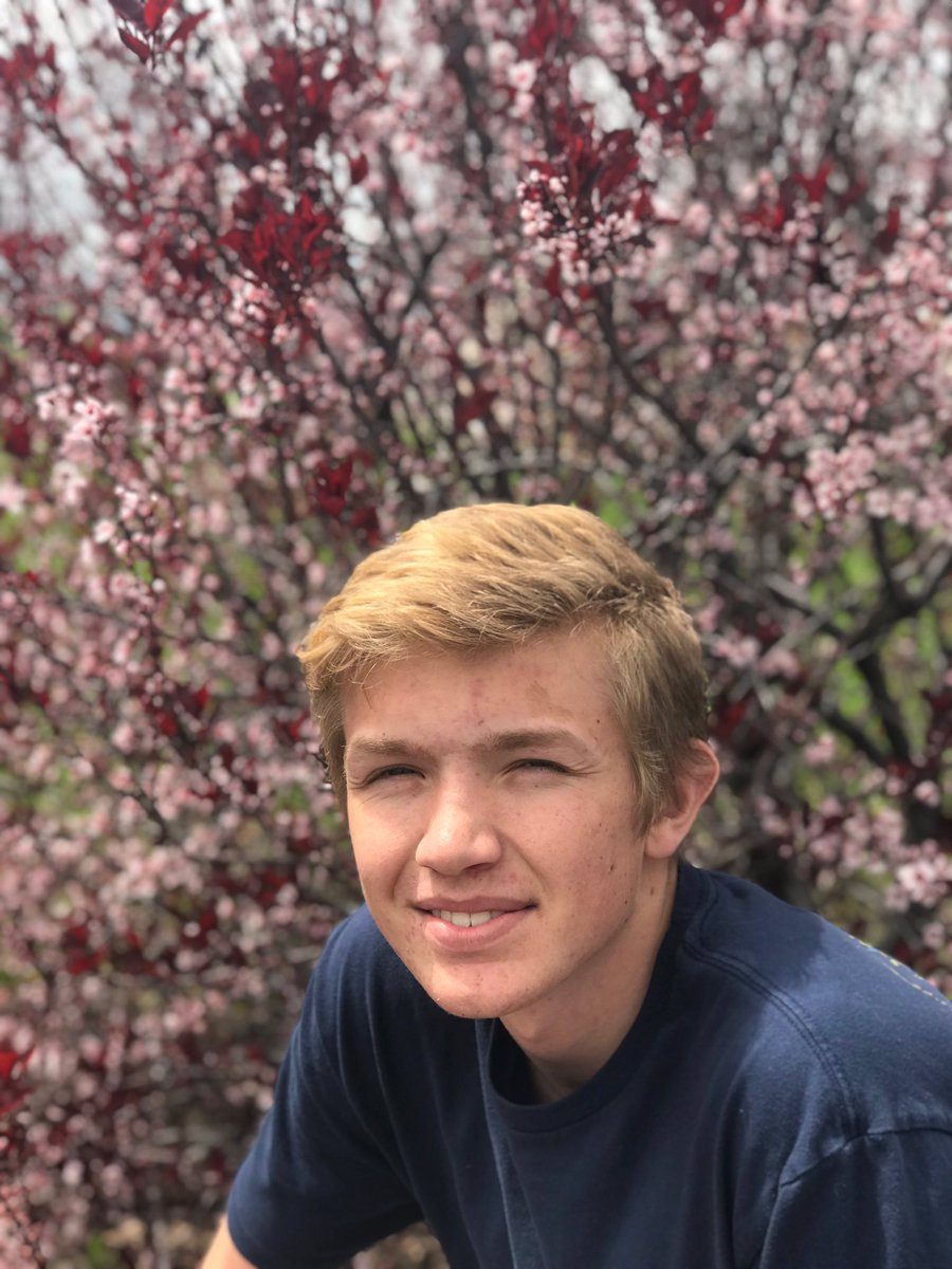 kipp_calder's tweet photo. senior pics. let me know if you want a announcement.😌 https://t.co/ghIle5jYKZ