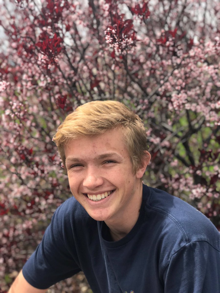 kipp_calder's tweet photo. senior pics. let me know if you want a announcement.😌 https://t.co/ghIle5jYKZ